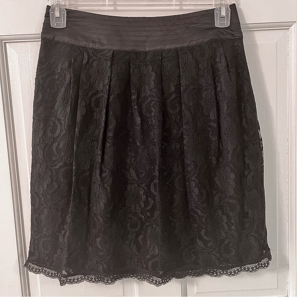 Black Floral Lace A-Line Knee Skirt Elastic Waist Pull-on